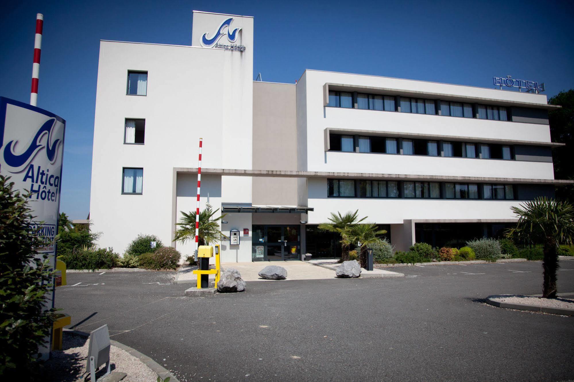 B&B Hôtel Pau Zénith Exterior foto